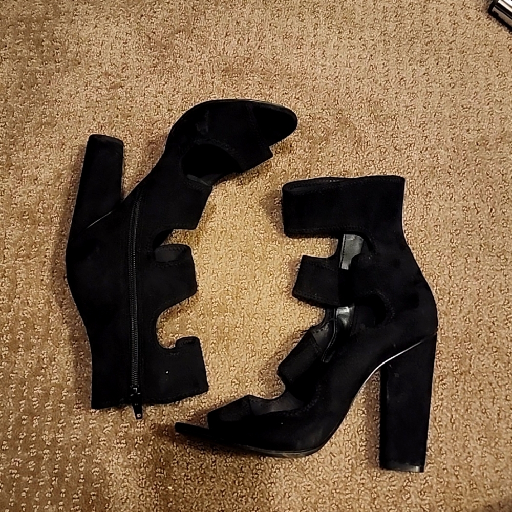 Black Steve Madden heels